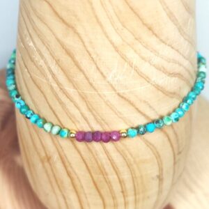 Pulsera de Turquesas y Rubíes Naturales Facetados