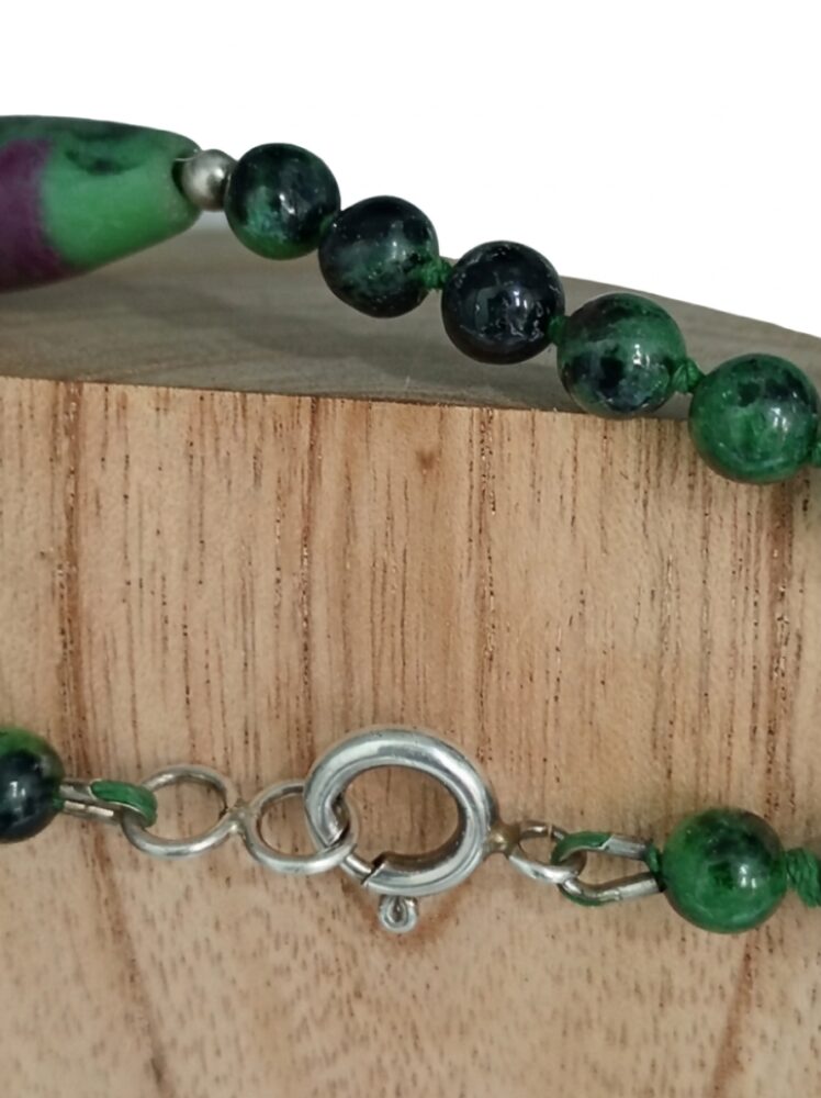collar de zoisita y rubí Minerales Bilbao Envíos