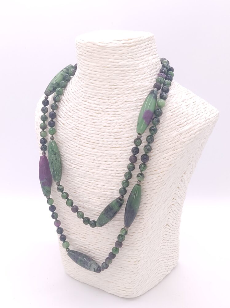 collar de zoisita y rubí minerales bilbao centro cenith