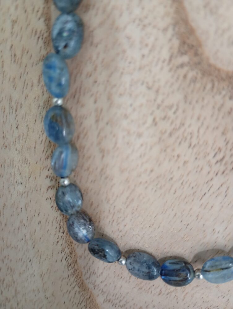 collar de cianita y plata de ley Minerales Bilbao Envíos