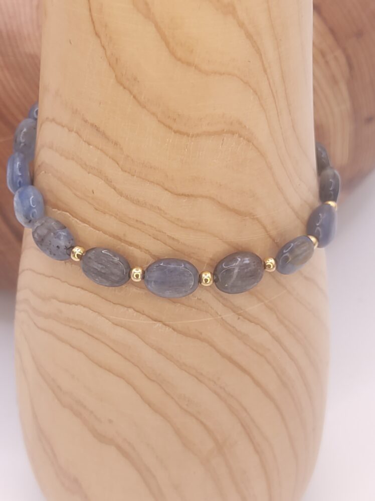 pulsera de cianita o distena natural y gold filled